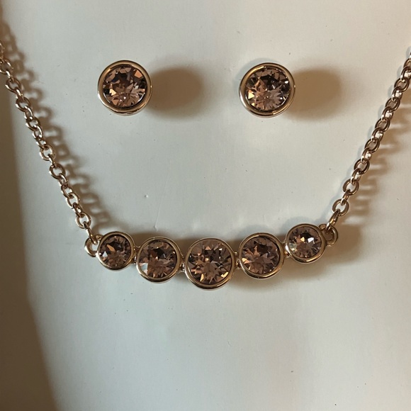 🌸Nine West Necklace & Earrings - Picture 2 of 3